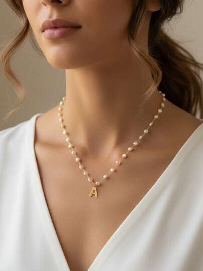 Colar Inicial Letra A com Pérolas Naturais