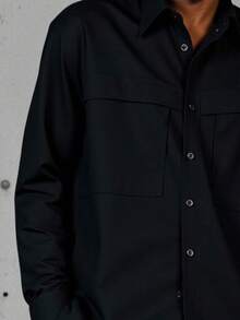 男士秋冬户外实用衬衫，拼接设计，大口袋，时尚休闲户外衬衫，长袖纯色简约款，适合户外休闲、运动、钓鱼、通勤等场合。