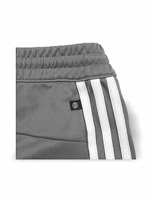 Adidas Originals 运动短裤男士常规版型轻盈透气柔软亲肤松紧腰吸汗易清洗健身房跑步训练日常街头运动野外旅行夏季灰色 IJ5346 - 灰色 - 查看 2