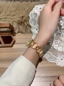 1件装女士金色合金不对称手镯腕表，时尚阿拉伯数字表盘，石英机芯，可调节表带，适合日常佩戴和节日礼物 - 白色 - 查看 3