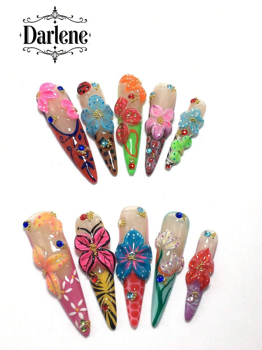 Jeder Set enthält 10 Stücke Y2K Acryl-Nagelspitzen mit Hochabsatz, handgefertigt, mit französischem Design, Strass, gepunktet, Marienkäfer und Blumen Dekorationen. Erhältlich in mehreren Farbabstufungen und Nude-Tönen. Drei Größen sind enthalten, um verschiedene Bedürfnisse zu erfüllen, geeignet für Partys, Galas und den täglichen Gebrauch. Inklusive Nagel-Werkzeug-Set, perfekt als Geschenk für Frauen und Mädchen. Nägel Nagel Zubehör - Verschiedenfarbig - Übersicht 1