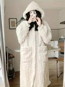 Bata de estar por casa de felpa jacquard de color sólido, bata con capucha de manga larga con botones, de corte holgado con bolsillos, ropa de estar por casa para mujer - Beis - Ver 5