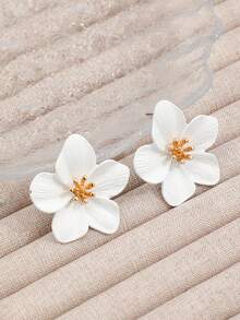 1 Pair Fashionable & Versatile White Flower Stud Earrings, Fresh & Sweet High-End Earrings For Women