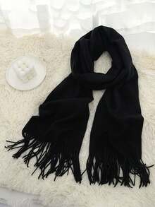 Cachecol feminino elegante e macio com franjas, em cores sólidas (1 peça, 2 peças ou 4 peças), à prova de vento e quente, estilo universitário, ideal para a transição entre estações, uso diário ou como presente para casais, pais e amigos. Disponível em duas opções: regular e grosso. - A - Ver 10