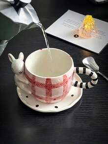 1 Set 350ml 3D Animal Plaid Ceramic Cup & Saucer, Cute Red & White Plaid Animal Pattern Ceramic Cup & Saucer, Cup Body With 3D Animal Decorative Details, Suitable For Coffee And Beverages, Ideal For Children's Room And Gifts For Friends