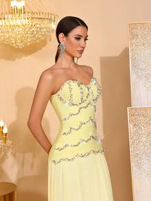 Vestido largo ajustado con decoración de perlas, cuello corazón sin tirantes, elegante para fiesta, cena, boda o eventos festivos - Amarillo - Ver 8