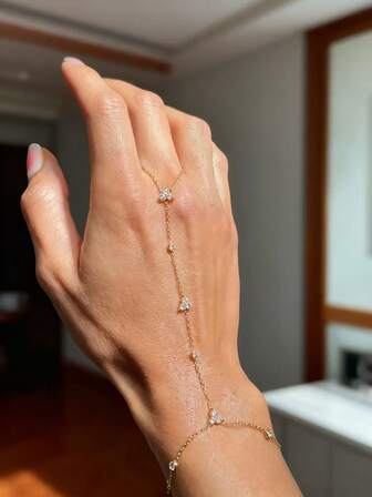 1件时尚优雅小巧方形立方氧化锆和水钻可调节花朵链环手链，女士日常派对饰品