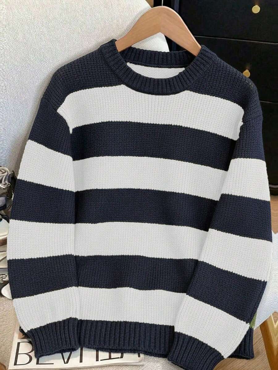 男童及青少年宽松加厚针织毛衣，黑白条纹撞色长袖套头衫，适合秋冬季上学及休闲穿着。 - 白色 - 查看 1