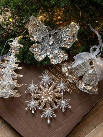 闪亮圣诞装饰吊坠，透明雪花造型，可悬挂于圣诞树上作为装饰道具