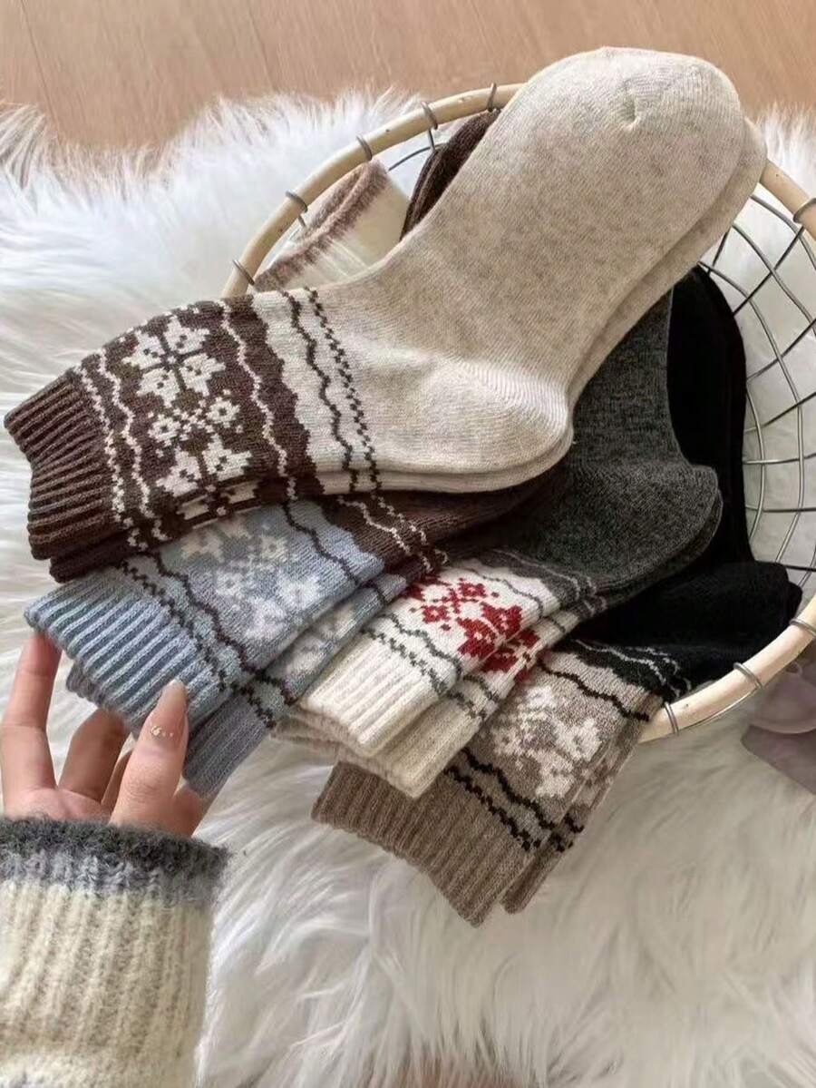 4 双复古条纹羊毛混纺厚款保暖中筒袜，日式拼色雪花图案中筒袜，冬季