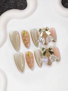 10 Stücke hochwertige Champagner-farbene Poly-Gel Nagel-Set, Acryl-Aufklebe-Nägel, französische Nagel-Aufkleber, handbemalte Weihnachtsbaum Fake-Nägel, 3D Weihnachtsglocken Nagel Dekoration, Gold Nagel Öl, braune Gel-Nägel, inklusive Nagel-Werkzeuge, 3 Größen verfügbar, Mandel-Nägel, Enten-Nägel, Sarg-Nägel, geeignet für Hochzeit, Weihnachten, täglichen Gebrauch, Party, Winternägel, tolles Geschenk für Frauen und Mädchen