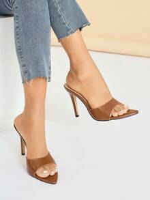 女士高跟镜面穆勒鞋，经典春夏设计，适合夜店、度假村、派对、宴会、户外、街头、T台、居家及休闲场合。鞋款特色包括：束腰带、尖头、性感露趾、纤细高跟、高品质镜面材质，时尚优雅，百搭，棕色。 - 棕色 - 查看 3