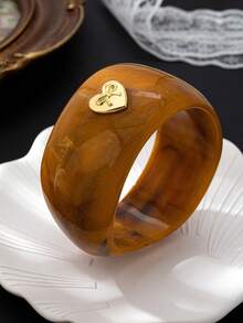 1pc Acrylic Asymmetrical Oversized Bracelet, Fashionable Tie Dye Effect, Y2K Vibe, Suitable For Autumn/Winter, Versatile Vintage-Inspired Accessory