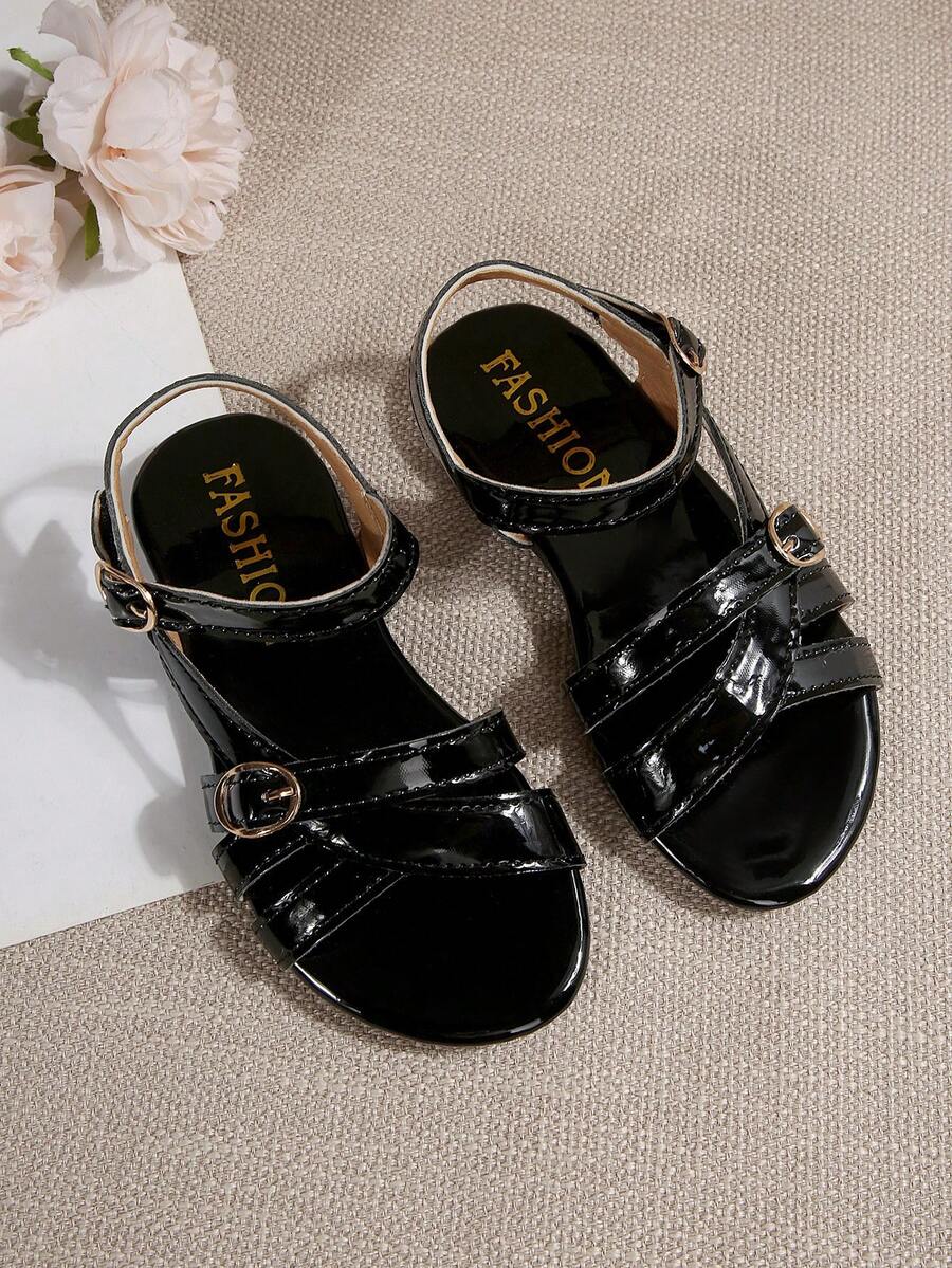 Children Fashion Outdoor Sandals Summer Square Toe Flat Shoes Strap Sandals New Style Girls Shoes Stylish Beach Slippers