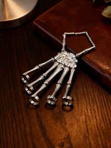 1 pieza Anillo de cadena de mano de esqueleto vintage exagerado de estilo punk rock, con 5 dedos conectados por metal, accesorio para hombres para fiesta de Halloween, mascarada - Plateado - Ver 2