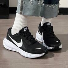 Nike 女子 Revolution 8 缓震透气公路跑鞋 HJ8485-001