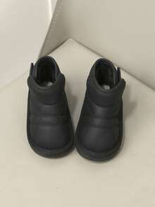 1 Pair Infant Comfortable Warm Boots, Soft Material With Hook And Loop Design For Easy On/Off. Thermal Lining Provides Extra Warmth For Cold Weather. Non-Slip, Durable Soles Offer Stable Support. Simple, Fashionable Appearance Suitable For Daily Wear And Outdoor Activities, An Ideal Winter Footwear Choice For Babies.