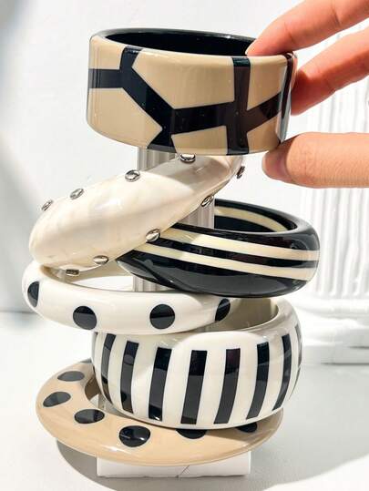 1pc Handmade Resin Bracelet In Milky Tea Color, Multi-Element Design With Stripes And Rivets, Suitable For Daily Wear And Parties, Great Gift For Family And Friends, Autumn/Winter