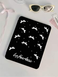 قطعة واحدة، غطاء لوحي دوار مطبوع بنمط الفيونكة ذو نقاط بيضاء مطبوعة على الوجهين، غطاء خلفي شفاف مقاوم للانحناء، مناسب لأجهزة iPad 10/9/11 لعام 2025، يدعم الإيقاظ/السكون التلقائي، دعم متعدد الزوايا، مع فتحة للقلم، إكسسوار غطاء واقي أساسي للمكتب والدراسة، غطاء واقي غير مغناطيسي.