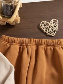 Set 2 piese ținute casual pentru fete preadolescente, hanorac cu mânecă lungă și pantaloni cu guler rotund și imprimeu cu inimă, căptușeală termică, toamnă/iarnă - Kaki - Vizualizare 7