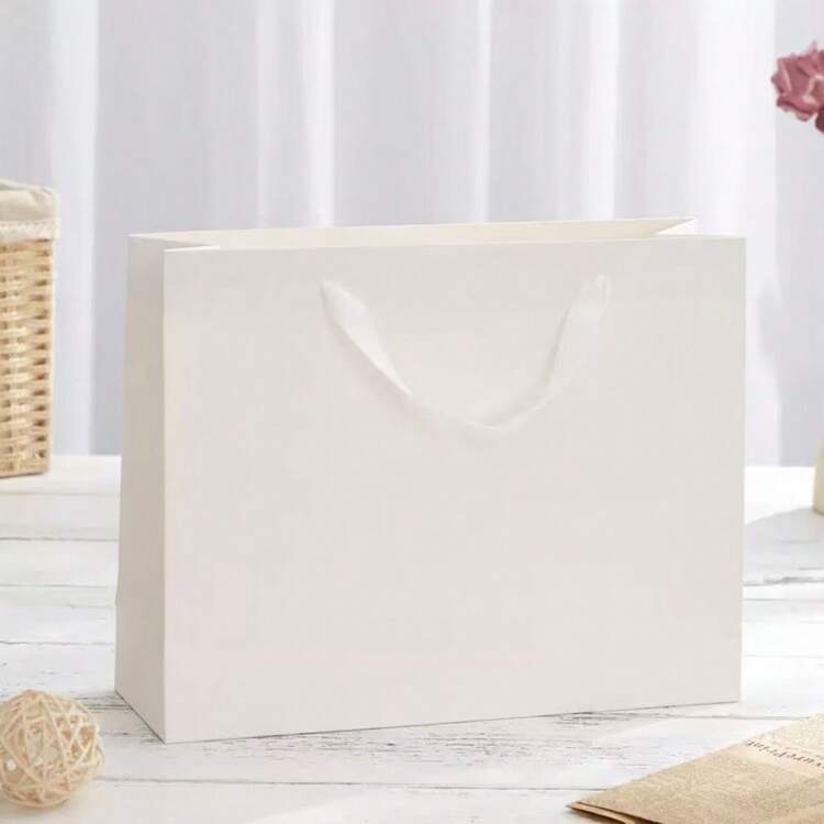 1个纯黑色纸质礼品袋，适用于送礼、圣诞节、返校季及其他场合 - 多色 - 查看 11