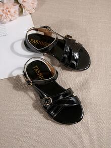 Children Fashion Outdoor Sandals Summer Square Toe Flat Shoes Strap Sandals New Style Girls Shoes Stylish Beach Slippers