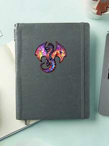 1张彩色飞龙贴纸，卡通乙烯基贴纸。这些耐用的贴纸非常适合贴在汽车保险杠、卡车、摩托车、头盔、笔记本电脑、窗户、水瓶和邮箱上。它们是一次性使用的，带有背胶，非常适合作为摩托车配件，并且设计生动。 - 彩色 - 查看 5