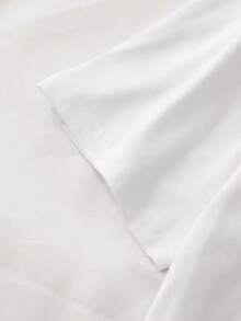 Camisa feminina estampada fofa Confortável Modelo: Abelha 100% algodão conforto - Branco - Visão 2
