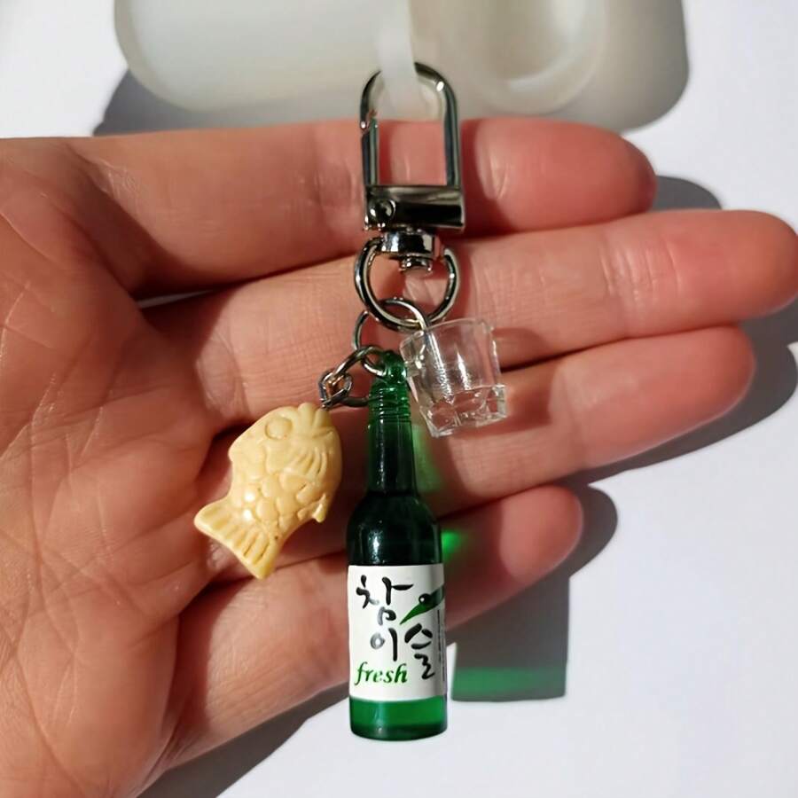 1PC Valentine's Day Keychain, Theme: Street Food, Korean Alcohol Beverage (Soju) Bottle, Phone Lanyard, Cocktail Glass, And Fish-Shaped Bun - Nhiều màu - Xem 1
