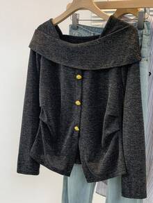 女式针织长袖方领上衣，不对称下摆，正面纽扣，常规版型