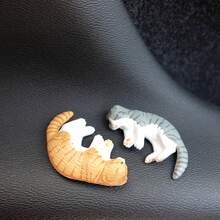 16 piezas Figuras decorativas 3D con forma de gato de dibujos animados, adornos creativos para el interior del automóvil, accesorios para el tablero, regalos de pareja, con pegatinas adhesivas