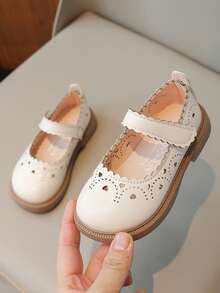 Girls' Mary Jane Shoes, Heart Hollow Breathable Leather Shoes, Soft Sole Princess Shoes - Beige - View 1