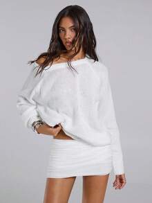 TypaGal Winter Fall Modern Chic New Year Party Retro Elegant Sexy Street Minimalist White Solid Color Asymmetrical Neck Casual Versatile Long Sleeve Pullover Sweater,Off The Shoulder Sweater In Fall/Winter - White - View 1