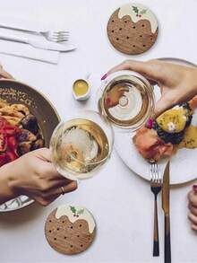 6pcs/Set Christmas Pudding Wooden Coasters, Wooden Coasters For Home, Office, Cafe, Tea Room Decor, Table Decoration, Restaurant Decoration, Christmas Gift