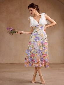 2025 New Arrival White Mesh V-Neck 3D Floral Patchwork Elegant Romantic Bridal Gown