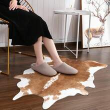 Faux Cowhide Rug, Cow Print, Rustic Western Rugs For Living Room Bedroom, Irregular Animal Skin Hides, 4.6 X 5.2ft, Anti-Skid Cool Carpets For Cowboy Cowgirl Home Decor, Khaki Brown - 焦糖 - 查看 3