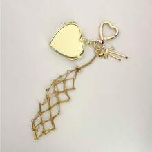 新款不锈钢金色口红网袋挂饰，时尚口红袋吊坠，钥匙扣配饰，女孩礼物，精致口红装饰吊坠，蝴蝶结钥匙扣，闪亮派对礼物（青少年适用） - 彩色 - 查看 3