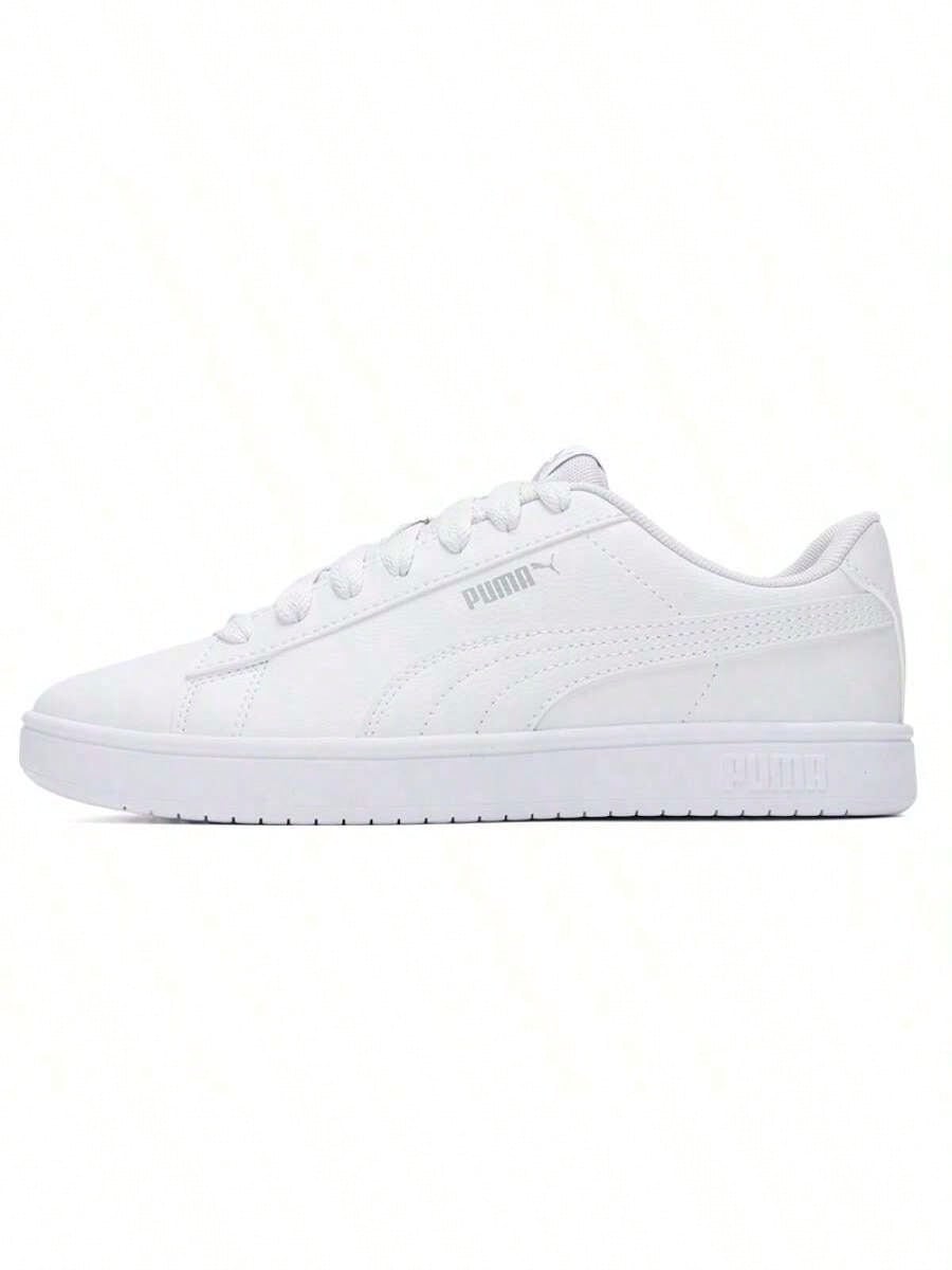 Puma blanco-gris claro