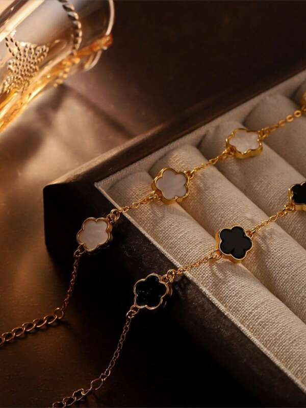 1件装时尚优雅百搭黑白四叶草手链，女士情人节配饰