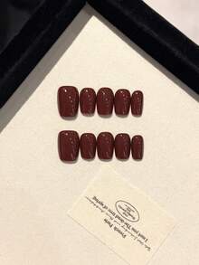 10-Piece Y2K Handmade Wearable Nail Tips, Short Almond-Shaped Press-On False Nails, Sweet And Luxurious Style, Smooth And Shiny Pure Red Press-On Short Nails, Suitable For Women And Girls For Daily And Festive Wear, With Nail Set Two Pieces Of Jelly Glue And One Rubbing Stick Are Given As Gifts