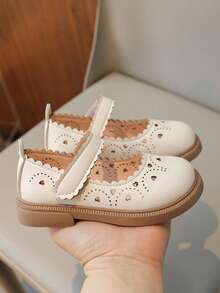 Girls' Mary Jane Shoes, Heart Hollow Breathable Leather Shoes, Soft Sole Princess Shoes - Beige - View 3