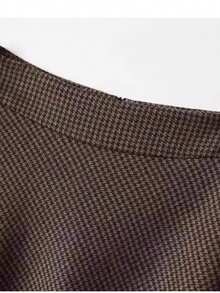 女士优雅A字型长裙，采用涤纶无弹力面料，打造休闲风格