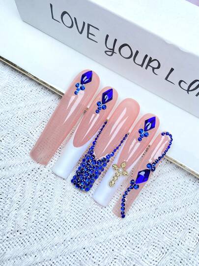10 szt. Y2K, bardzo długie francuskie paznokcie prasowane, pełne pokrycie, sztuczne paznokcie, ręcznie robione, prasowane paznokcie z błyszczącymi kryształkami 3D, zdobienie krzyżowe ze stopu, idealne na wesela, imprezy, walentynki, urodziny, prezenty świąteczne, idealnie dopasowane, wielokrotnego użytku zdobienia paznokci, 1 szt. żel żelowy/1 szt. mini paski polerskie, odpinany zestaw prasowanych paznokci, odpowiednie dla kobiet i dziewcząt na imprezy świąteczne i do codziennego użytku, produkty do paznokci