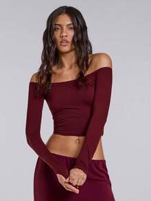 TypaGal 冬季秋季现代时尚新年派对复古优雅性感街头简约红色女士秋冬 Y2K 针织轻薄露肩 T 恤 - 酒紅色 - 查看 2