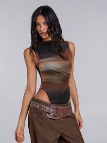 TypaGal 秋冬季现代狂野时尚新年派对复古优雅性感街头极简棕色网眼印花扎染修身连体衣 - 棕色 - 查看 2