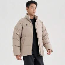 Under Armour 男女通用短款羽绒服，2026 新款基础保暖防风休闲运动夹克，25600801-299 - 卡其色 - 查看 4
