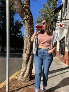 可调节腰带 - 单扣设计，弹性衬衫/裤腰调节带 - 长度可定制，打造完美贴合 - 可搭配衬衫、T恤、连衣裙 - （黑色，快速造型） - 适合休闲和正式场合，提升整体造型，无缝设计，安全闭合，时尚配饰，衣橱必备 - 彩色 - 查看 6