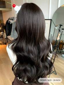 alicegarden 1 合成耐热。长自然波浪发，中心分假发，中等部分，棕色 26 英寸，日常自然、光滑、逼真的假发（不包括配件） - 黑色 - 查看 4