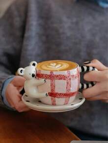 1 Set 350ml 3D Animal Plaid Ceramic Cup & Saucer, Cute Red & White Plaid Animal Pattern Ceramic Cup & Saucer, Cup Body With 3D Animal Decorative Details, Suitable For Coffee And Beverages, Ideal For Children's Room And Gifts For Friends