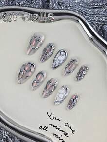 Y2K 10 件杏仁形手工全覆盖按压式指甲，银色，甜美酷炫风格，带有优雅的银色图案，适合日常佩戴和派对，是送给女士和女孩的绝佳礼物，附带 1 件凝胶垫和 1 件指甲锉 美甲用品